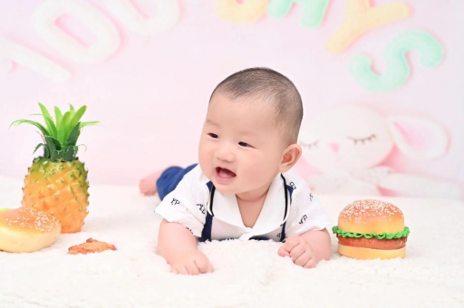 昆山宝宝在妈妈肚子里